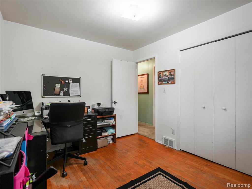 46275 W 11 Mile Rd, Novi, MI — Photo 34