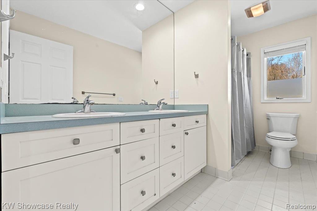 6158 HIGH VALLEY Drive, White Lake, MI 48383 — Photo 19