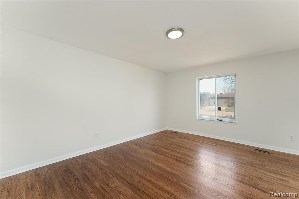 43303 Aspen Drive, Sterling Heights, MI 48313 — Photo 19