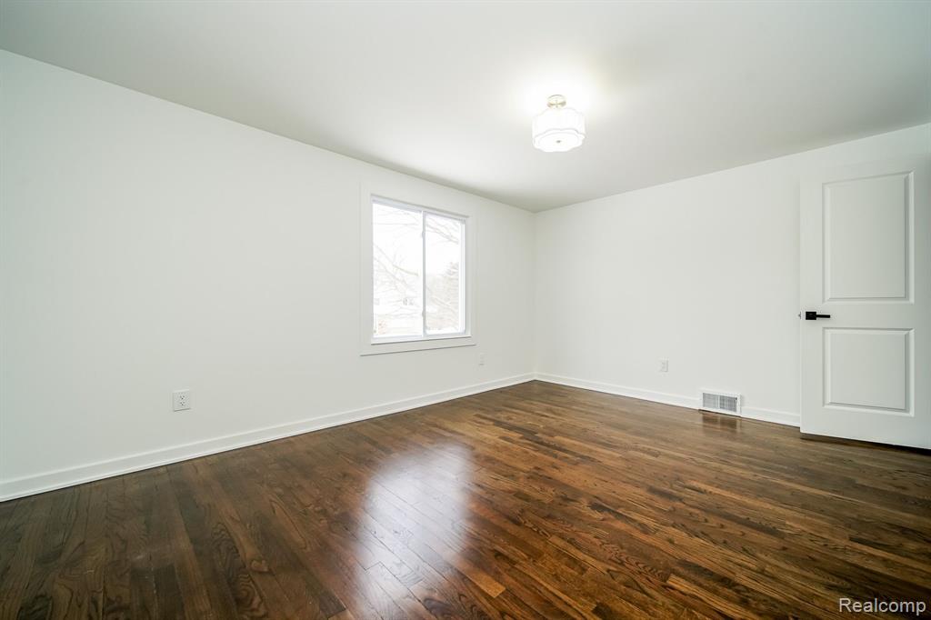 7359 SAINT AUBURN Drive, Bloomfield Hills, MI 48301 — Photo 54