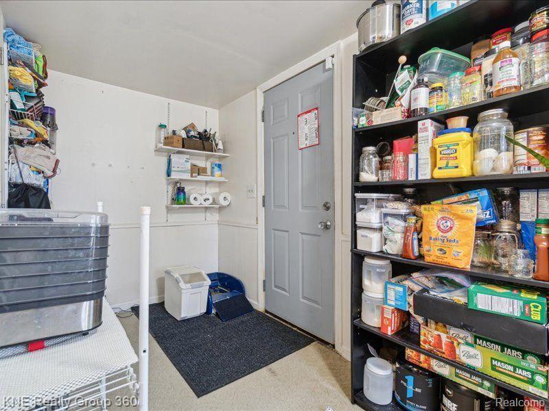 914 COMFORT Street, Lansing, MI 48915 — Photo 21