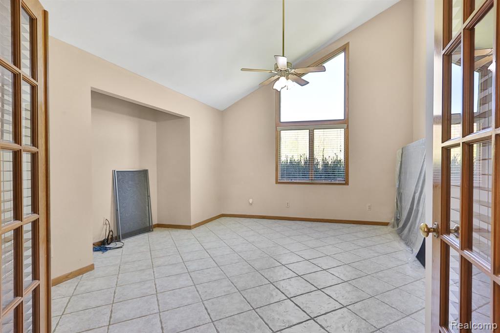 53201 MARANATHA Lane, Wixom, MI 48393 — Photo 17