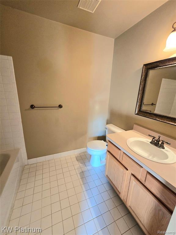 46225 CAVALIER Drive, Macomb, MI 48044 — Photo 10