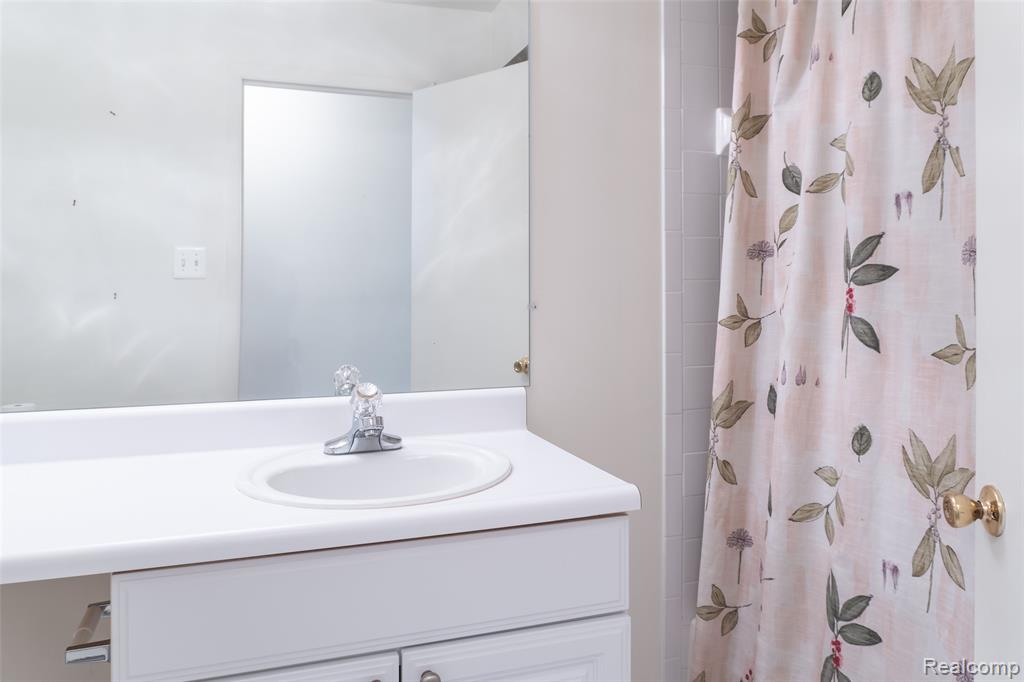 6145 Orchard Lake Road, 204, West Bloomfield, MI — Photo 19