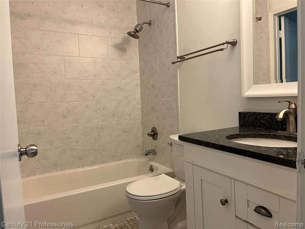 5720 Beauchamp, West Bloomfield, MI — Photo 10