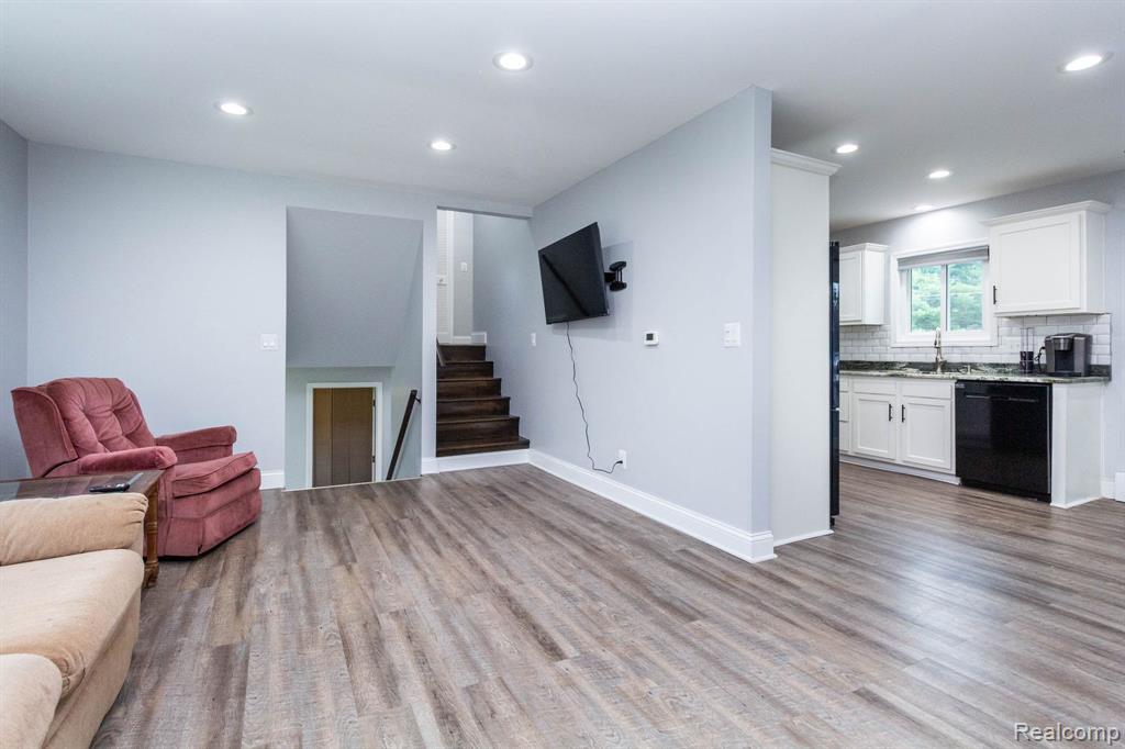 1337 Haines Road, Lapeer, MI 48446 — Photo 8