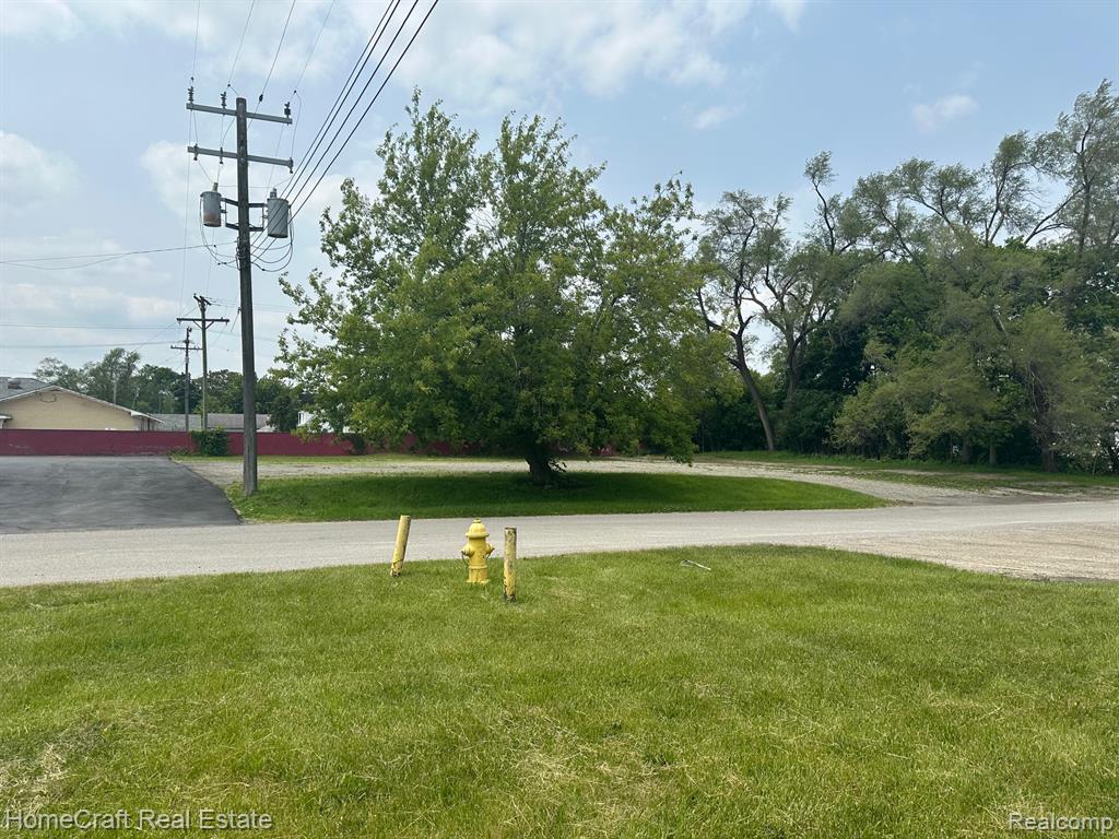 490 GREENLAWN Street, Ypsilanti, MI 48198 — Photo 2