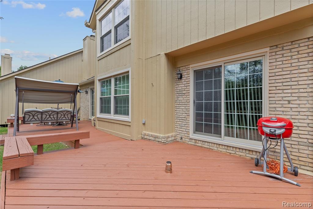 6579 Noble Road, West Bloomfield, MI — Photo 42