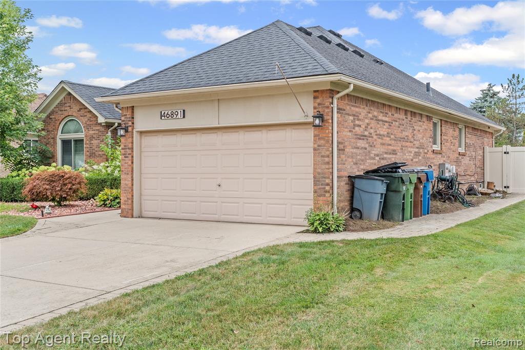46891 Meadowview Court, Shelby Twp, MI 48317 — Photo 3