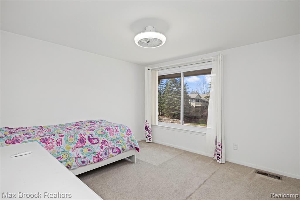 7451 Pebble Point, West Bloomfield, MI — Photo 25
