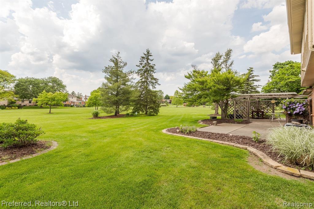 41130 WHITE HAVEN Court, Northville, MI 48168 — Photo 3