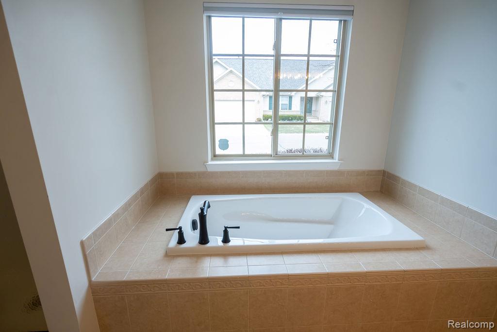 23869 McCort Drive, Flat Rock, MI 48134 — Photo 41