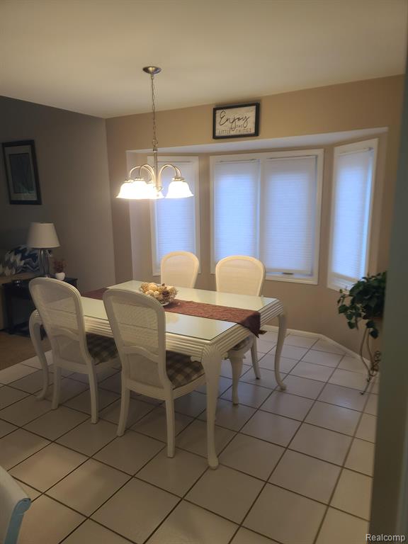 43201 POINTE Drive, Clinton Twp, MI 48038 — Photo 11