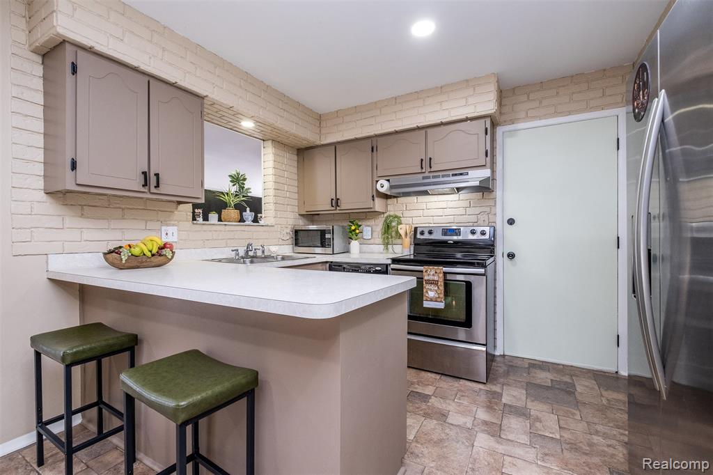 39856 Parklawn Drive, Sterling Heights, MI 48313 — Photo 12