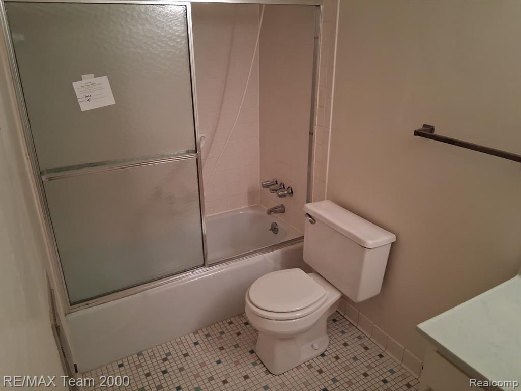 7590 Woodview Drive, 1, Westland, MI — Photo 18