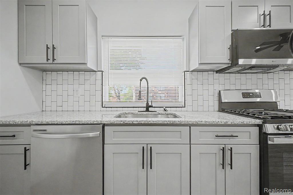 5060 S Clarendon Street, Detroit, MI 48204 — Photo 13