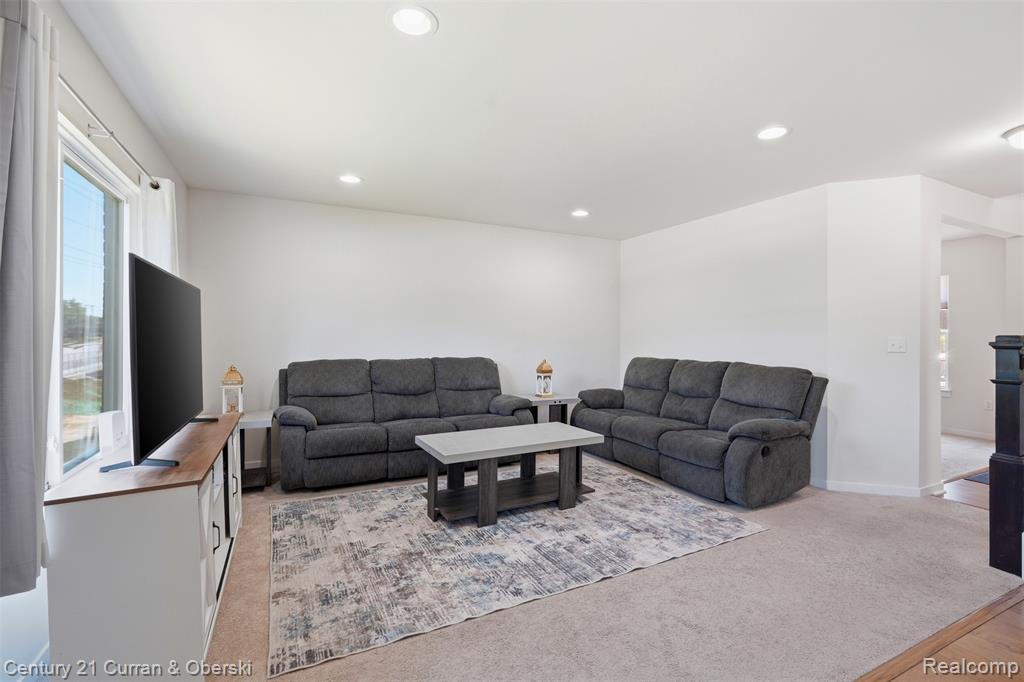 8760 Oak Ridge Trail, Westland, MI — Photo 6