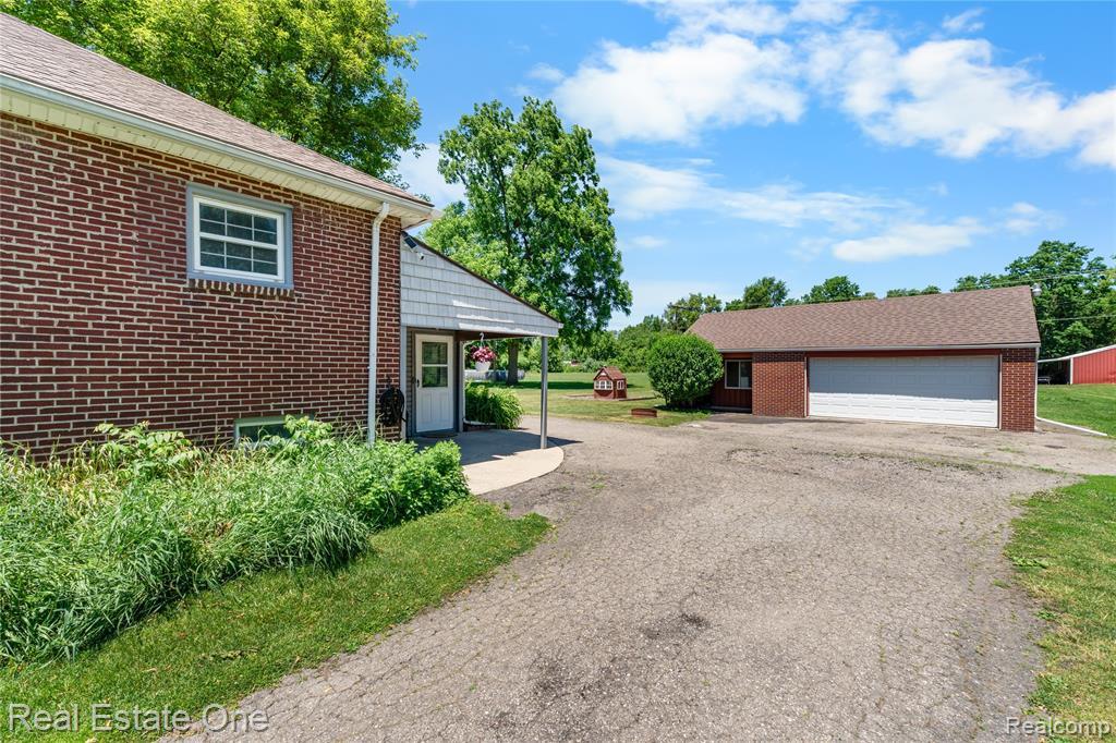 50000 Willis Road, Belleville, MI 48111 — Photo 4