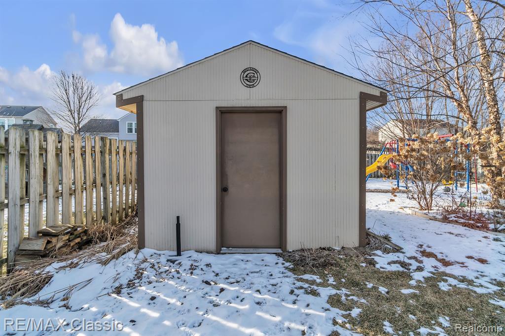 7842 BERWICK Drive, Ypsilanti, MI 48197 — Photo 51