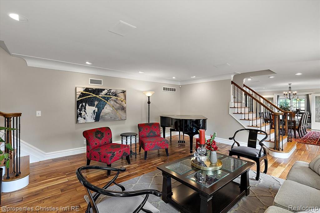 3060 Chickering Lane, Bloomfield Hills, MI 48302 — Photo 9