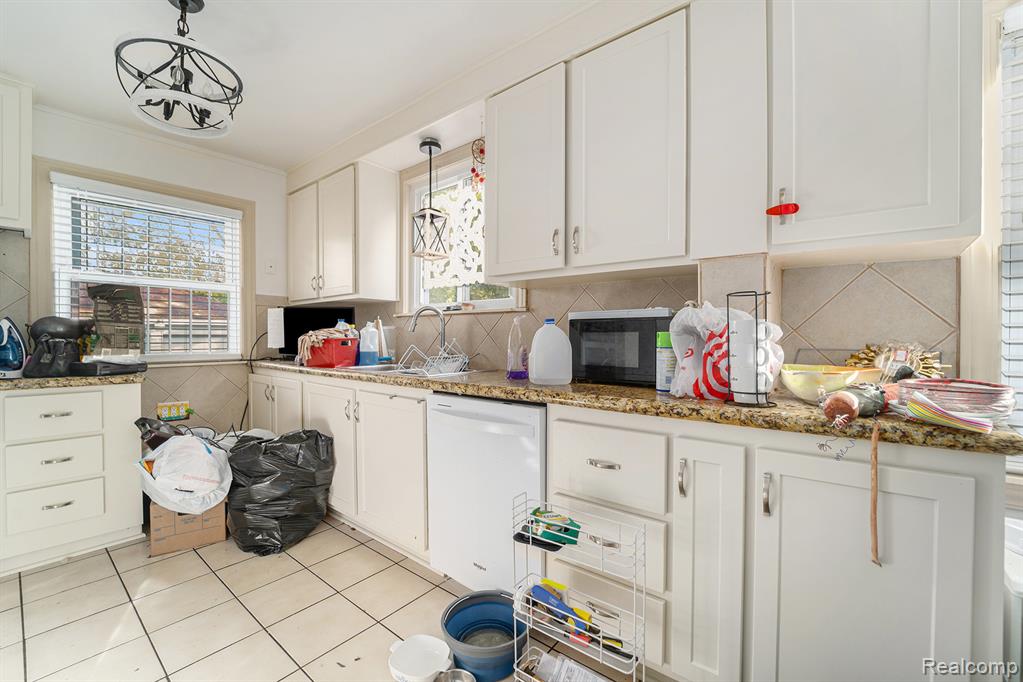 2548 Woodstock Drive, Detroit, MI 48203 — Photo 5