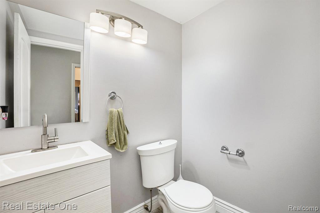 4799 Gamber Drive, Troy, MI 48085 — Photo 14
