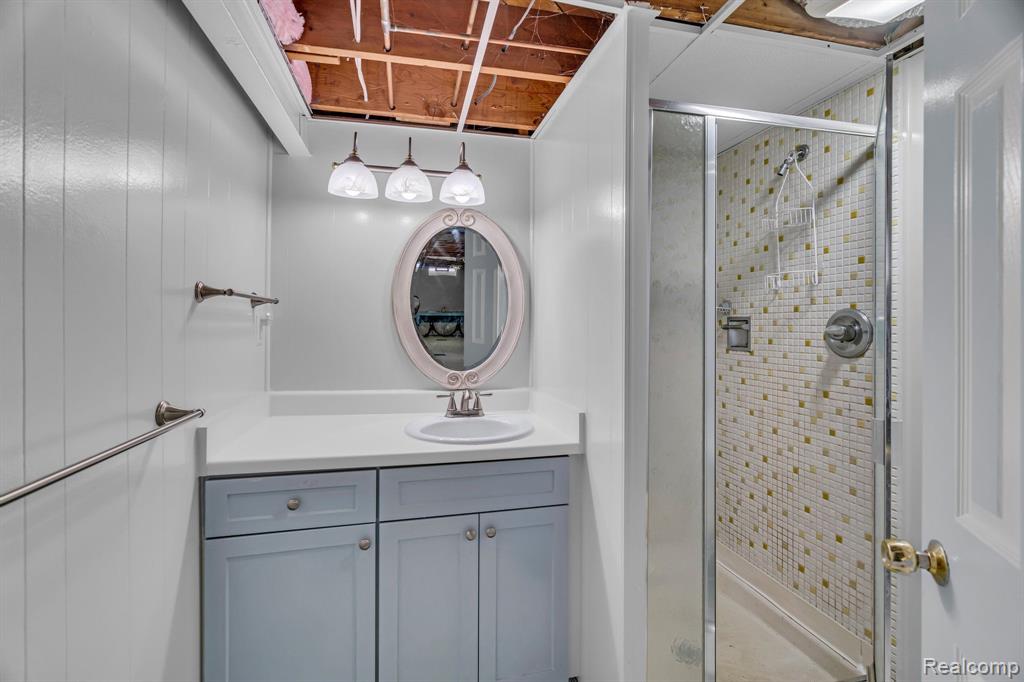 6084 HERBMOOR Street, Troy, MI 48098 — Photo 27