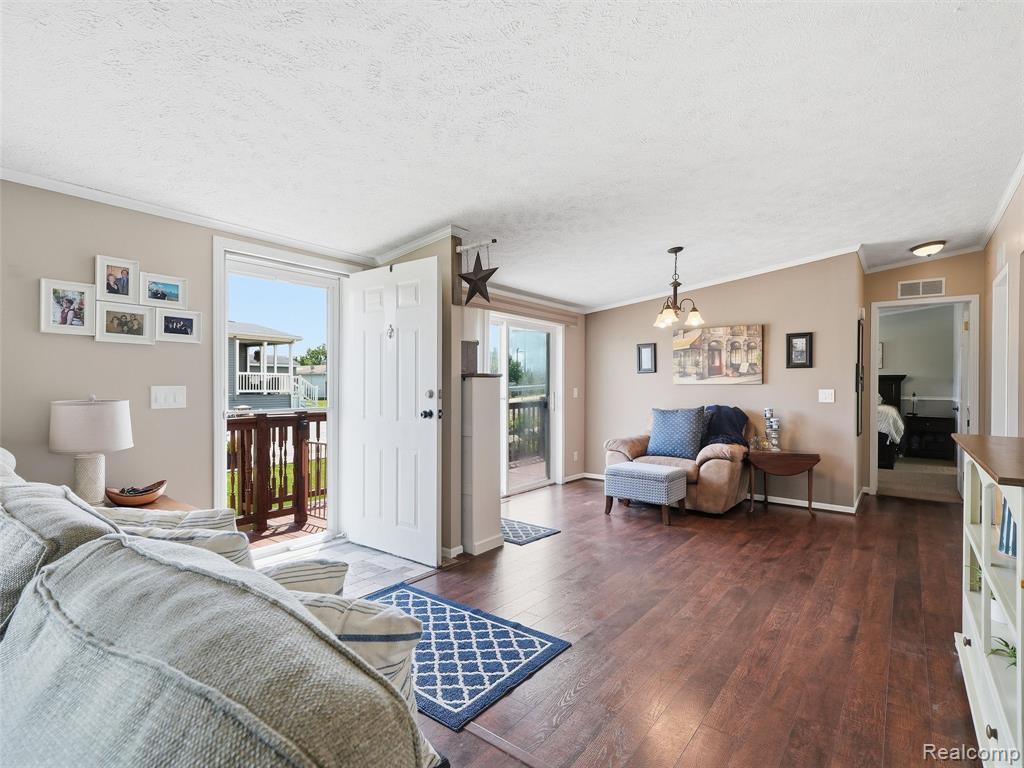 9695 Bloomsbury Circle, Northville, MI 48167 — Photo 3