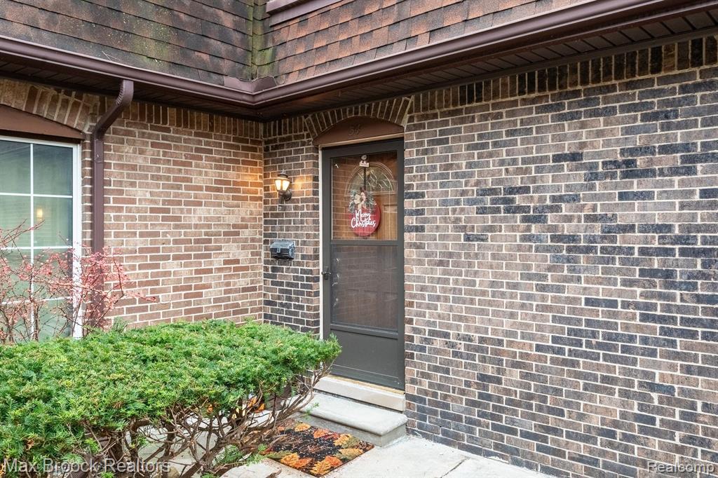 5005 CROOKS Road, 34, Royal Oak, MI 48073 — Photo 2