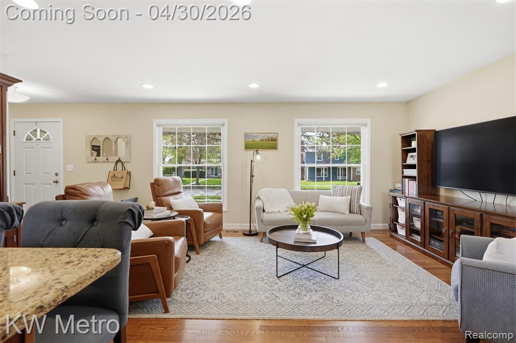 34180 Schulte Drive, Farmington, MI 48335 — Photo 6