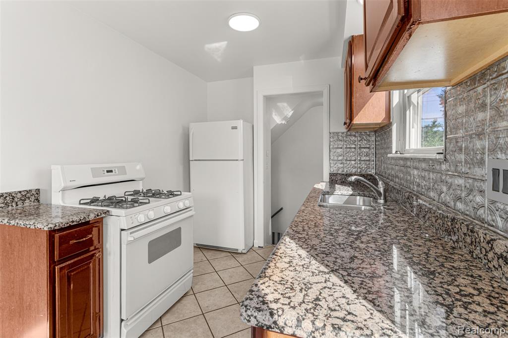 5152 Kenilworth Street, Dearborn, MI 48126 — Photo 11