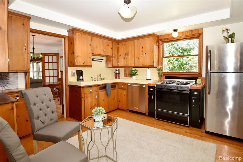 4126 N FULTON Place, Royal Oak, MI 48073 — Photo 17