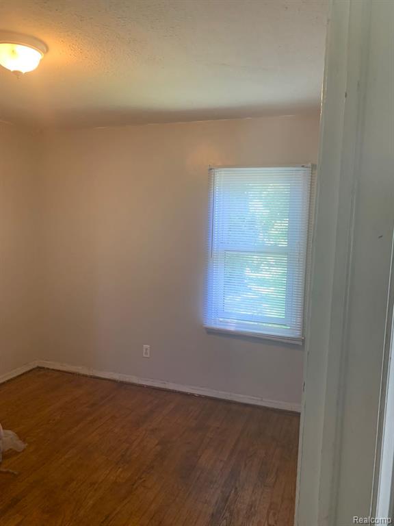 6110 GREENVIEW Avenue, Detroit, MI 48228 — Photo 8