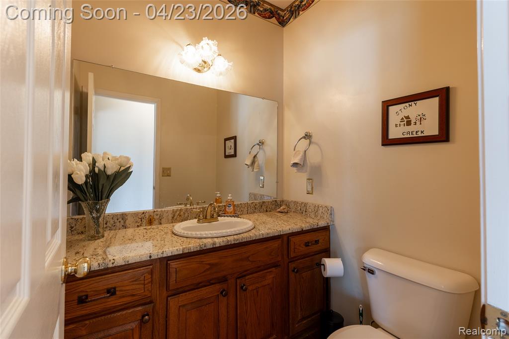3915 Winslow Drive, Auburn Hills, MI 48326 — Photo 19