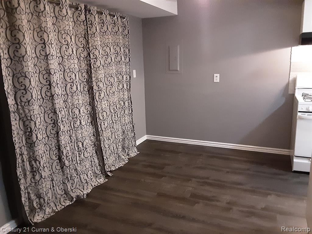 41279 S WOODBURY GREEN Drive, Belleville, MI 48111 — Photo 47