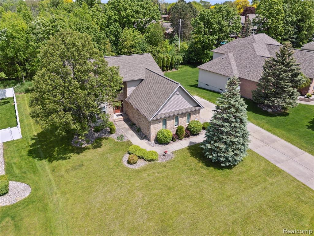 672 Morningside Drive, Grand Blanc, MI 48439 — Photo 45