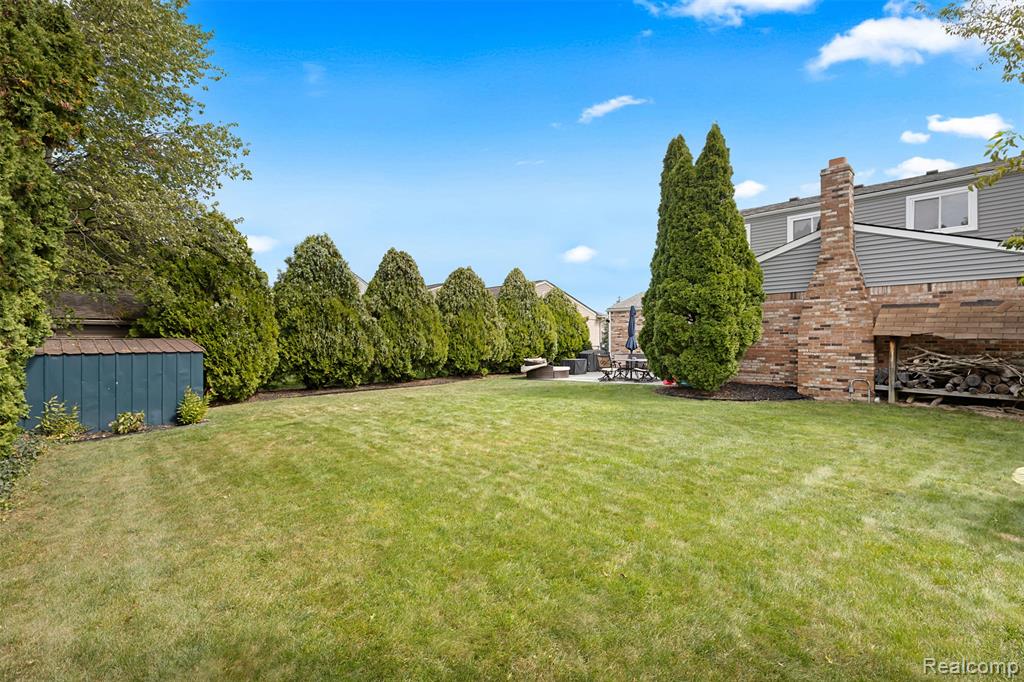 46537 Plum Grove Drive, Macomb, MI 48044 — Photo 2