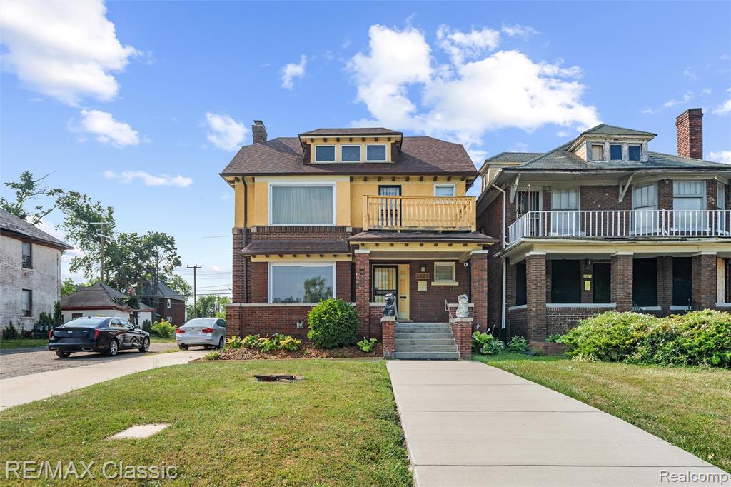 2676 W W. Grand Blvd. Boulevard