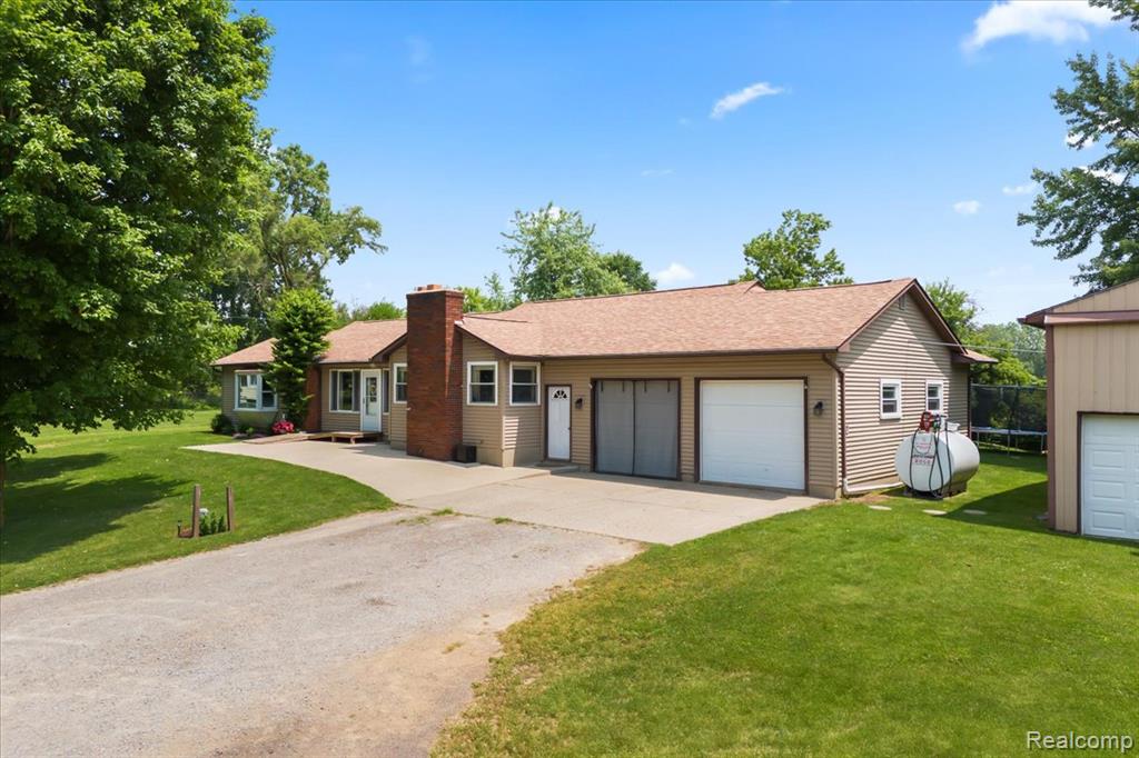 7569 S Durand Road, Durand, MI 48429 — Photo 38