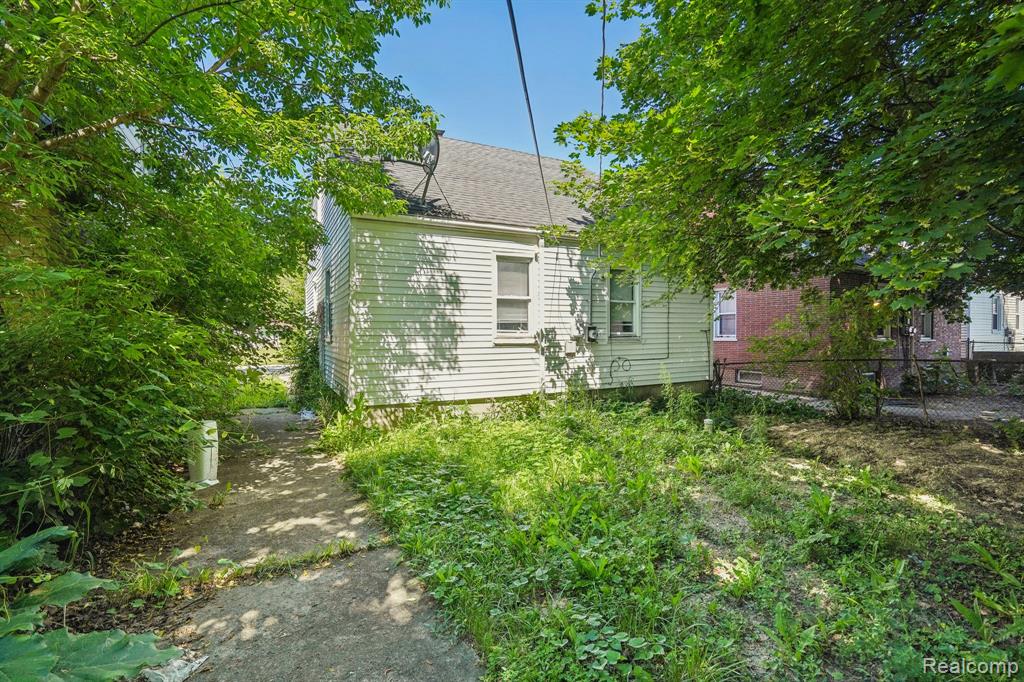6526 Heyden Street, Detroit, MI 48228 — Photo 24
