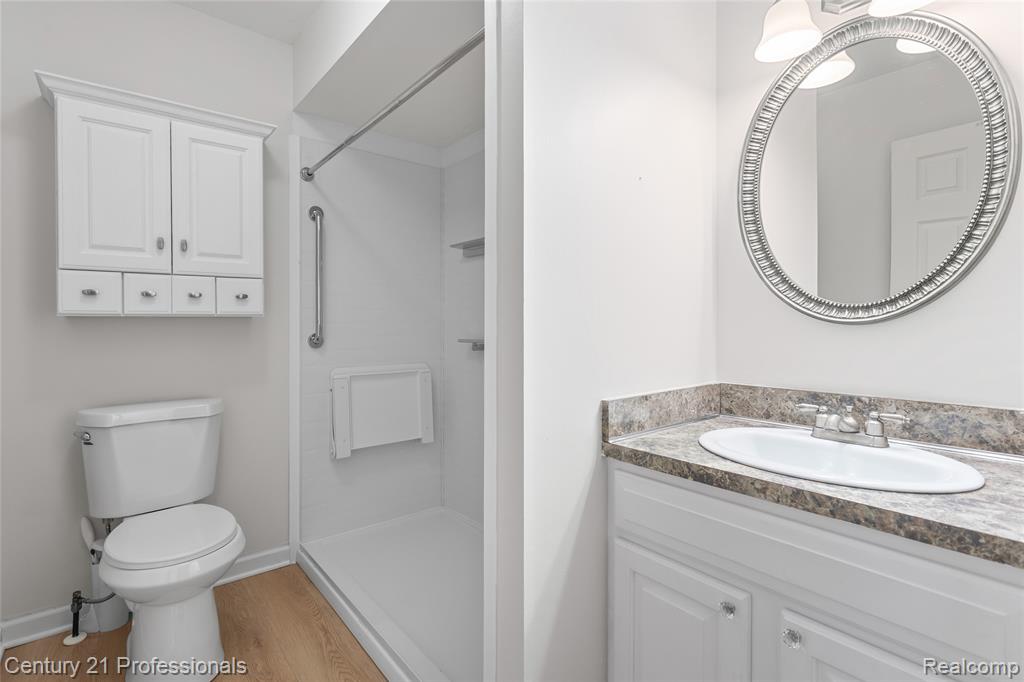18344 Greenmeadow Drive, Clinton Twp, MI 48038 — Photo 20