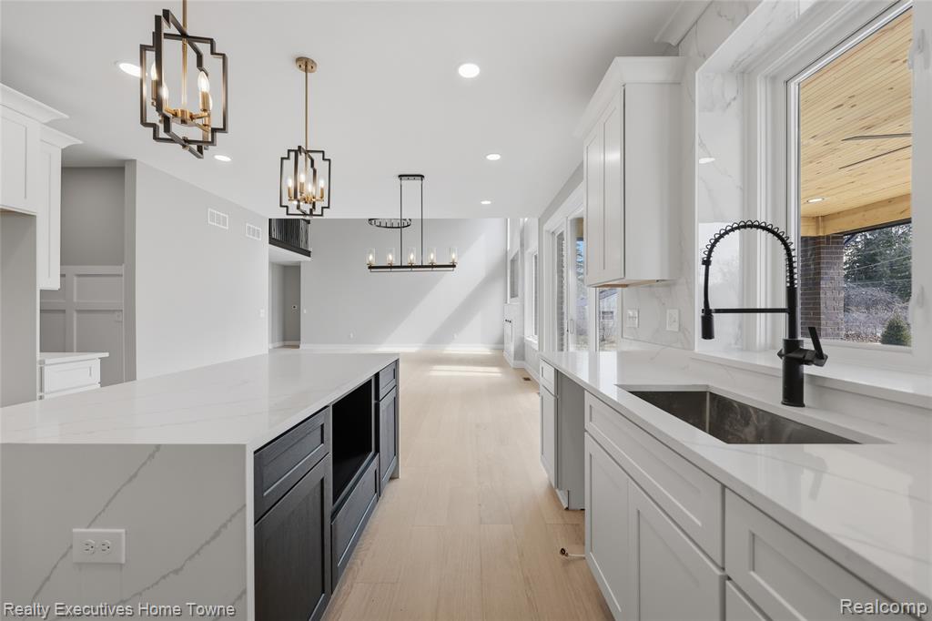 12020 Encore Court, Shelby Twp, MI 48315 — Photo 10