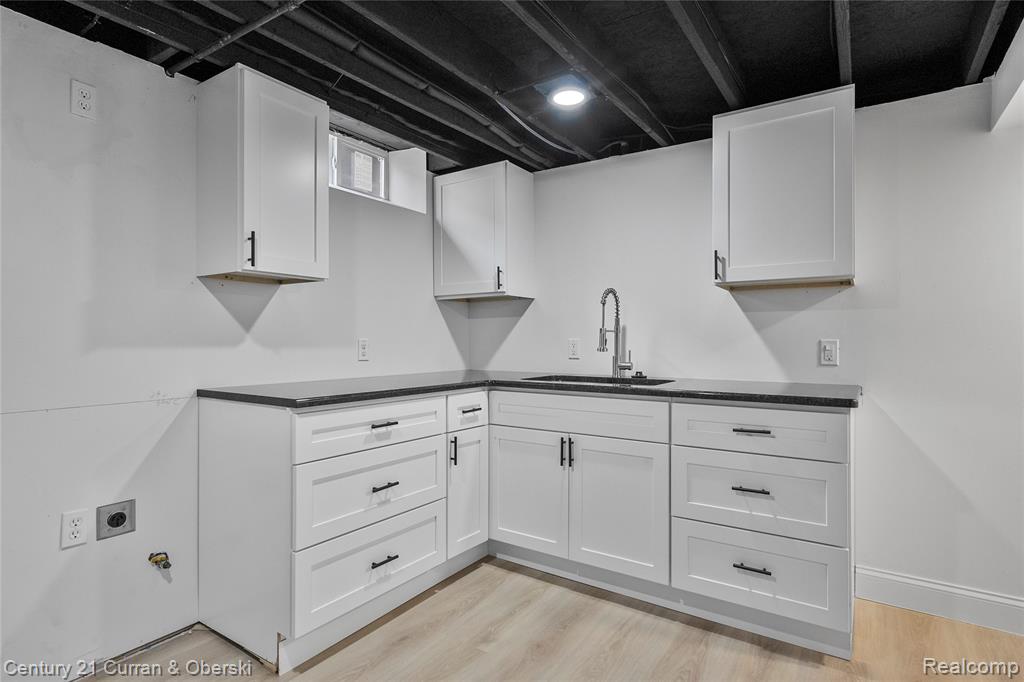 9025 Weddel Street, Taylor, MI 48180 — Photo 22