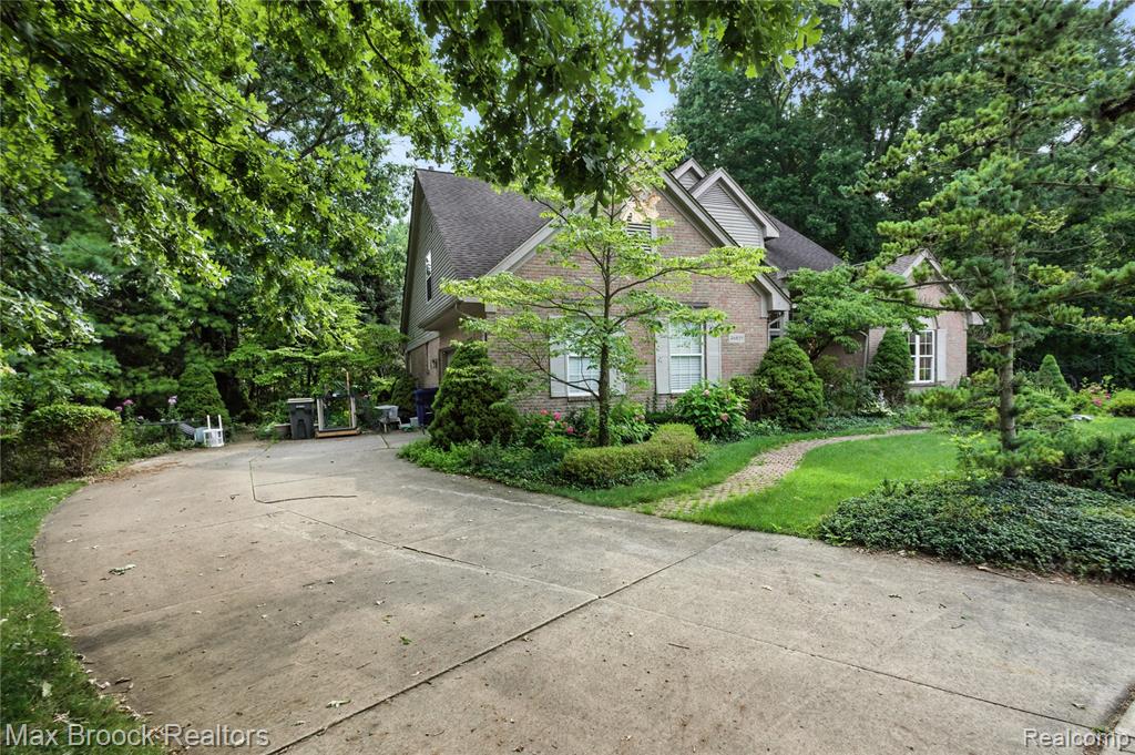 46859 Hendrie Court, Canton, MI 48187 — Photo 3