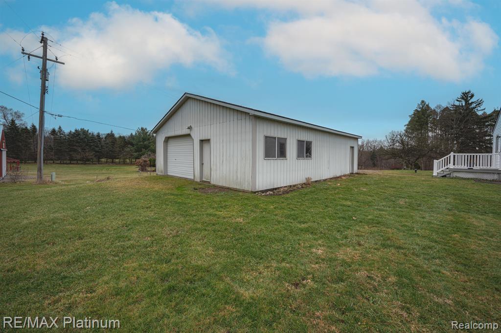 850 W MAPLE Road, Milford, MI 48381 — Photo 6