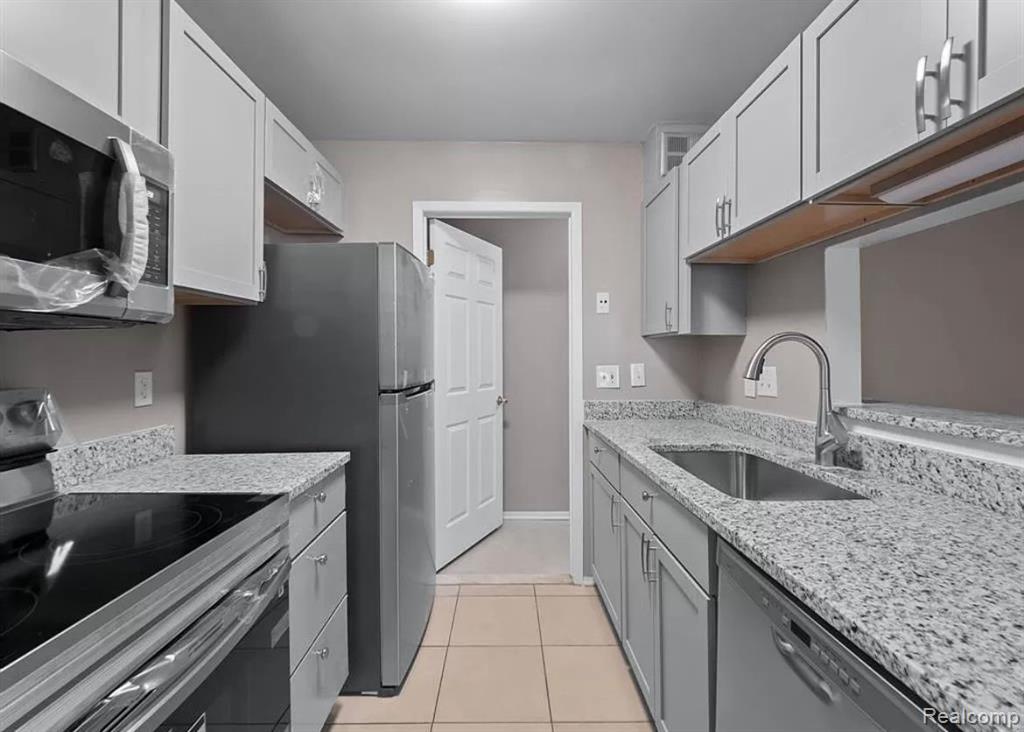22039 ATLANTIC POINTE, Farmington Hills, MI 48336 — Photo 11