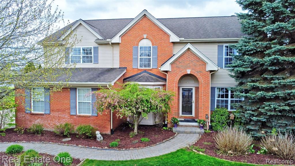 650 Eastlake Trail, Oxford, MI 48371 — front exterior