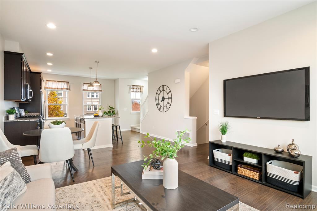 419 WRIGHT Street, Wixom, MI 48393 — Photo 12