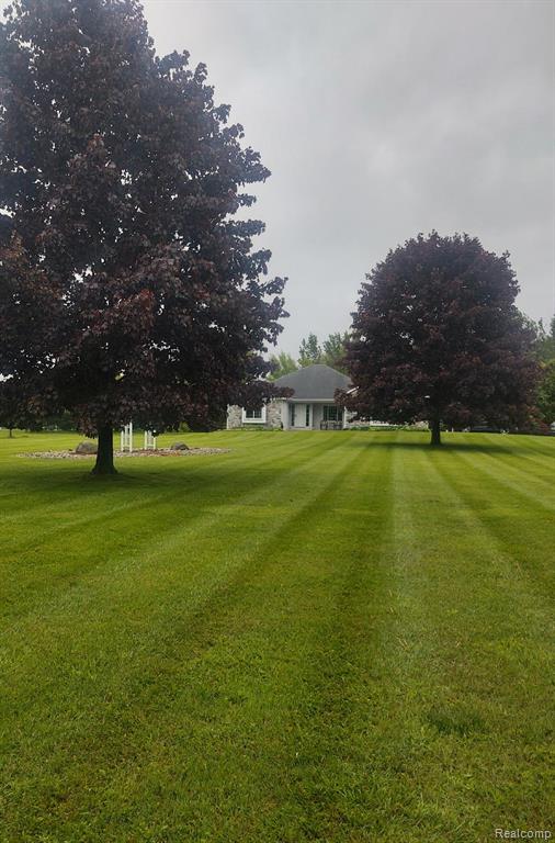 6268 Hazard Road, Fenton, MI 48430 — Photo 2