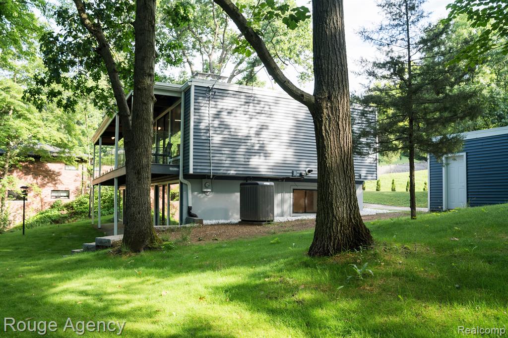7305 SCENIC RIDGE Drive, Clarkston, MI — Photo 16